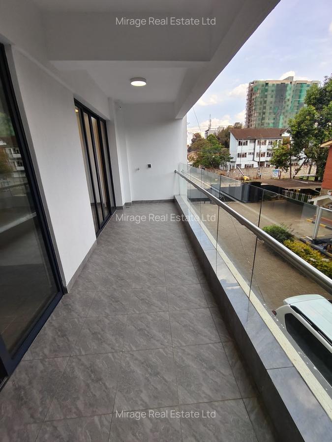 2 Bed Apartment with Swimming Pool in Kilimani - 11