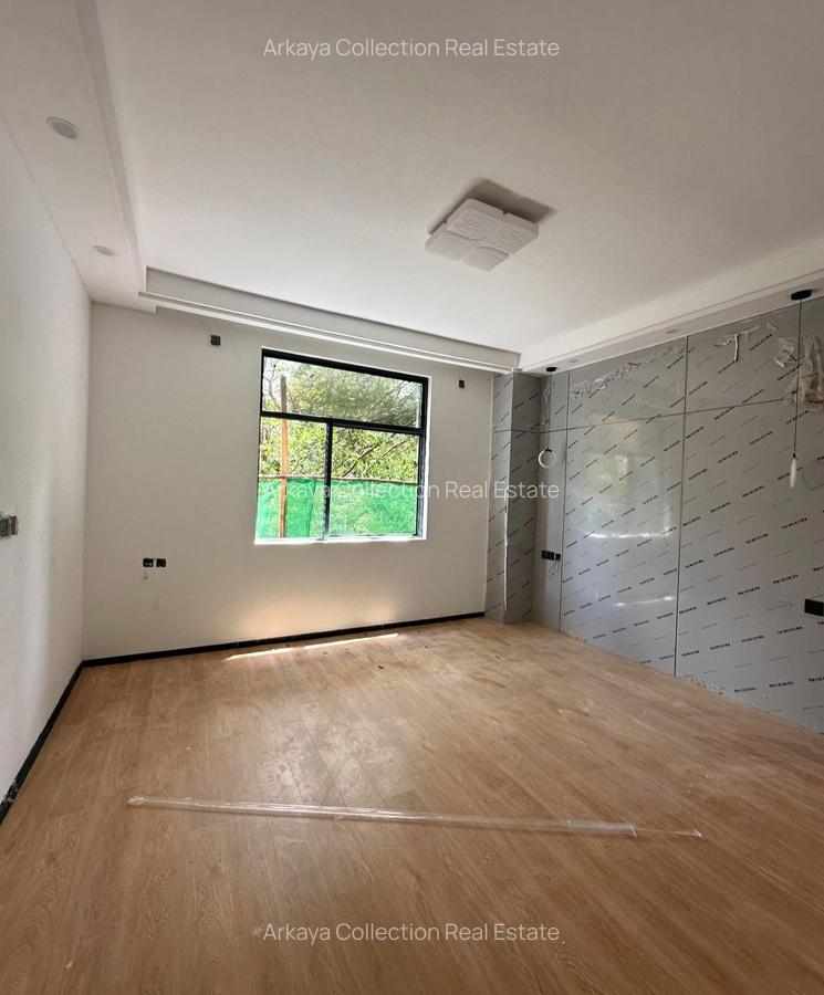 5 Bed Townhouse with En Suite in Lavington - 6