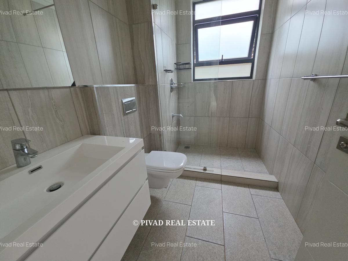 4 Bed Townhouse with Swimming Pool in Runda - 12