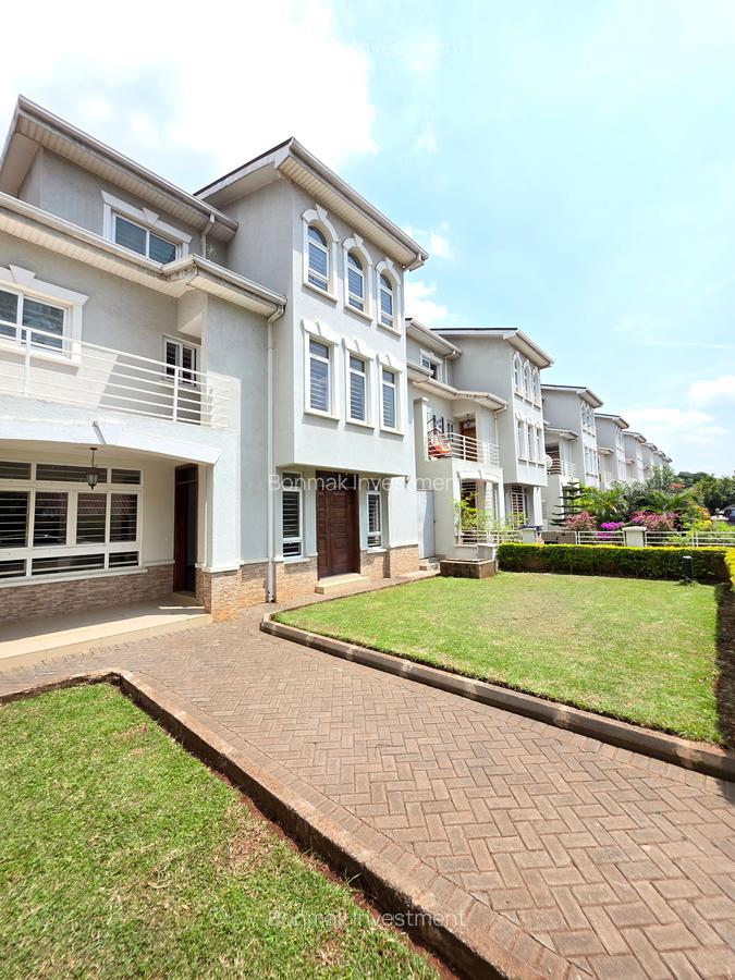 5 Bed Townhouse with En Suite at Lavington Green - 2
