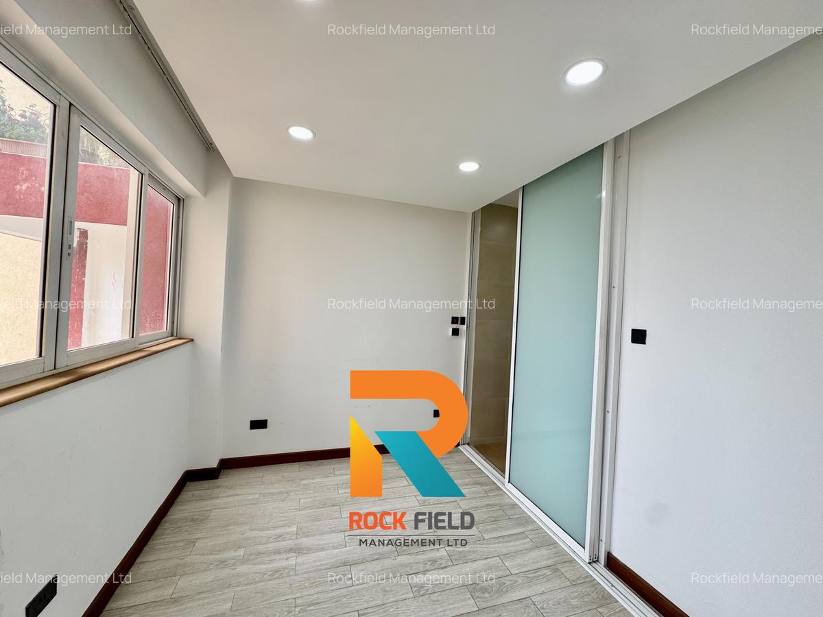 4 Bed Apartment with En Suite in General Mathenge - 19