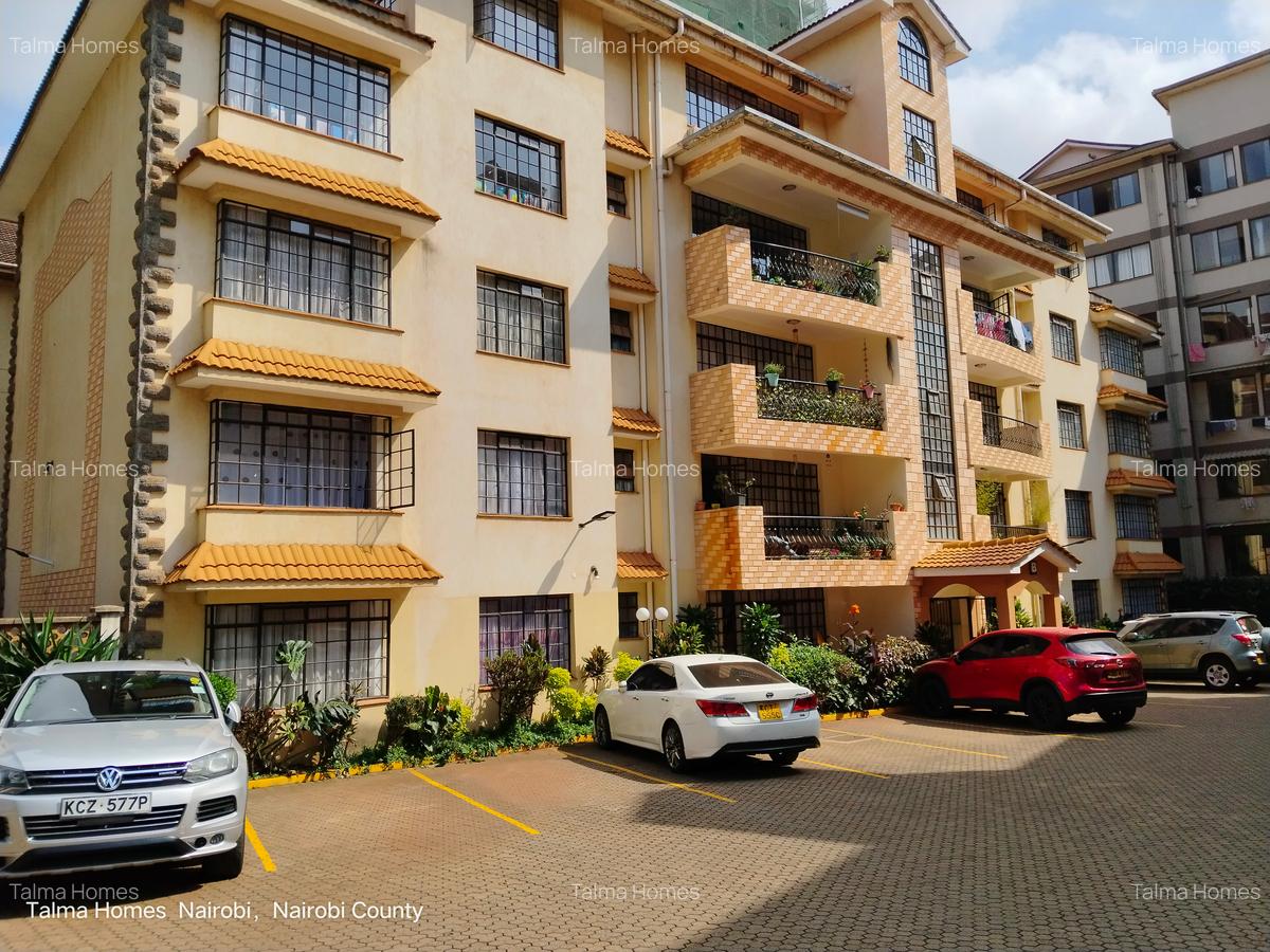 3 Bed Apartment with En Suite at Brookside - 1