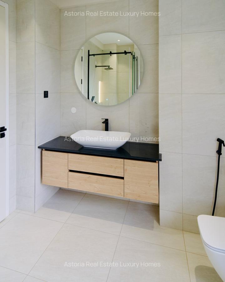3 Bed Apartment with En Suite at 2026-397 3 Bed - 12