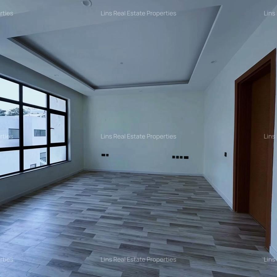 5 Bed Townhouse with En Suite in Lavington - 8