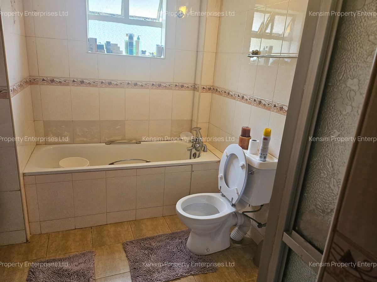 4 Bed Townhouse with En Suite in Lavington - 11