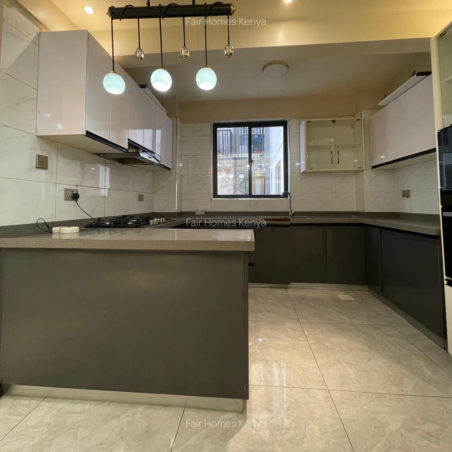 3 Bed Apartment with En Suite at Othaya Road - 4