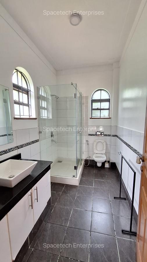 4 Bed House with En Suite in Nyari - 6