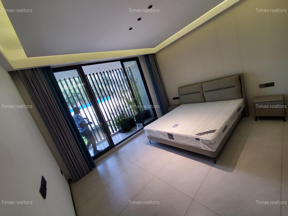5 Bed Townhouse with En Suite at Lavington - 11