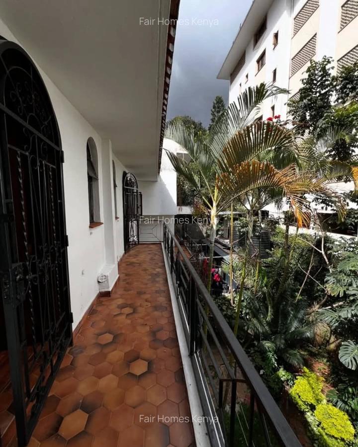 5 Bed Townhouse with En Suite at Riverside Drive - 9