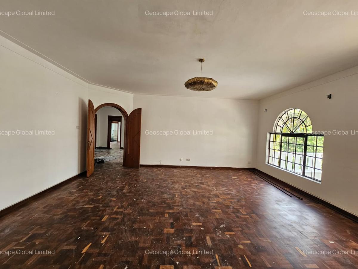 4 Bed House with En Suite in Nyari - 7
