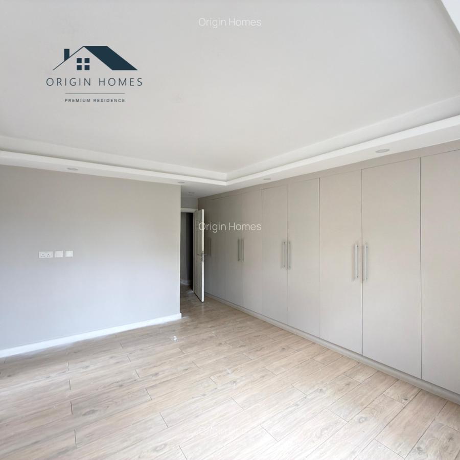 3 Bed Apartment with En Suite at Lavington - 9