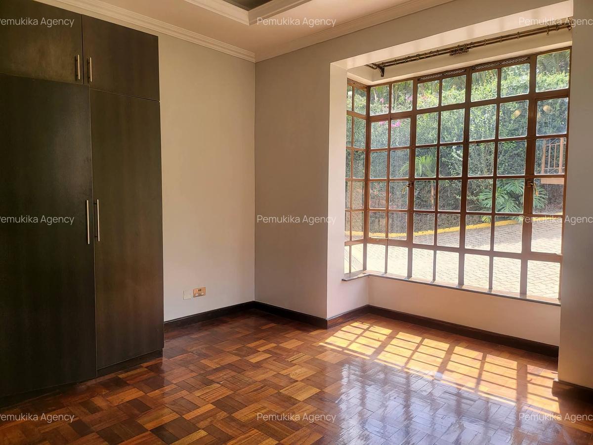 5 Bed Townhouse with En Suite in Rosslyn - 7