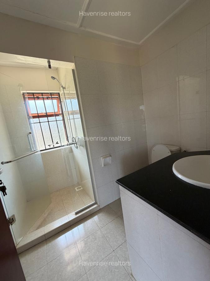 5 Bed Villa with Swimming Pool in Runda - 14