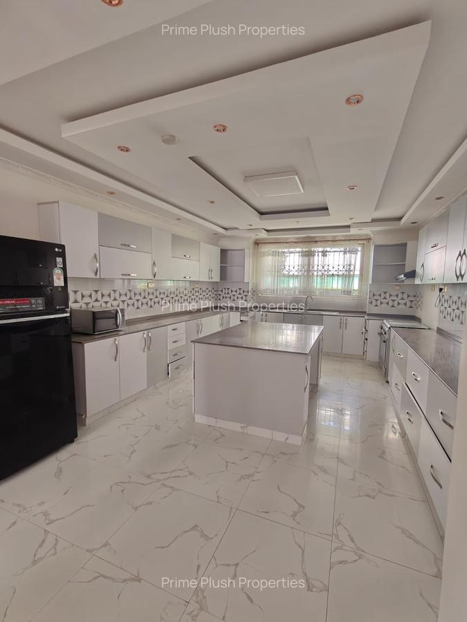 6 Bed House with En Suite in Karen - 4