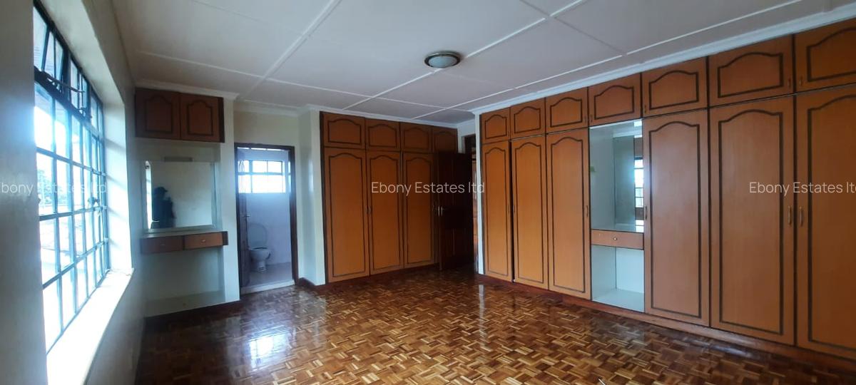 5 Bed Townhouse with En Suite in Lavington - 16