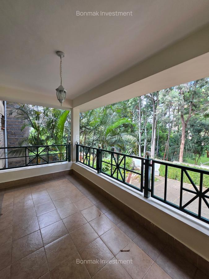 3 Bed Apartment with En Suite at Riverside Drive - 8
