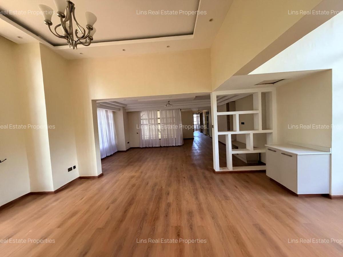 10 Bed House with En Suite in Nyari - 20
