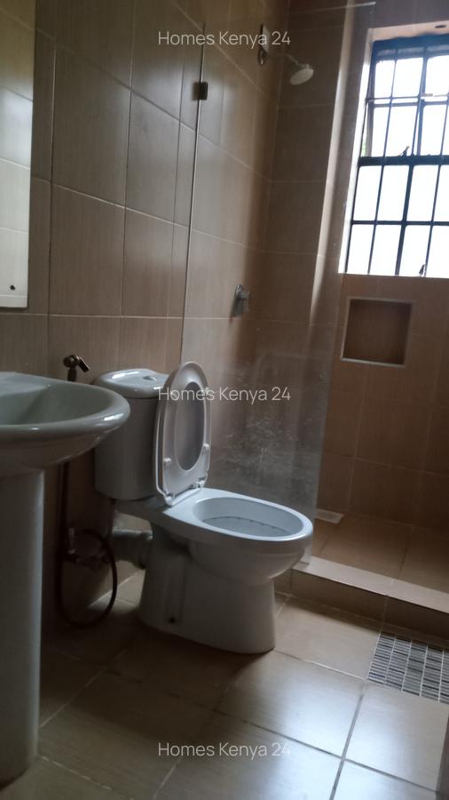 4 Bed Townhouse in Redhill - 15