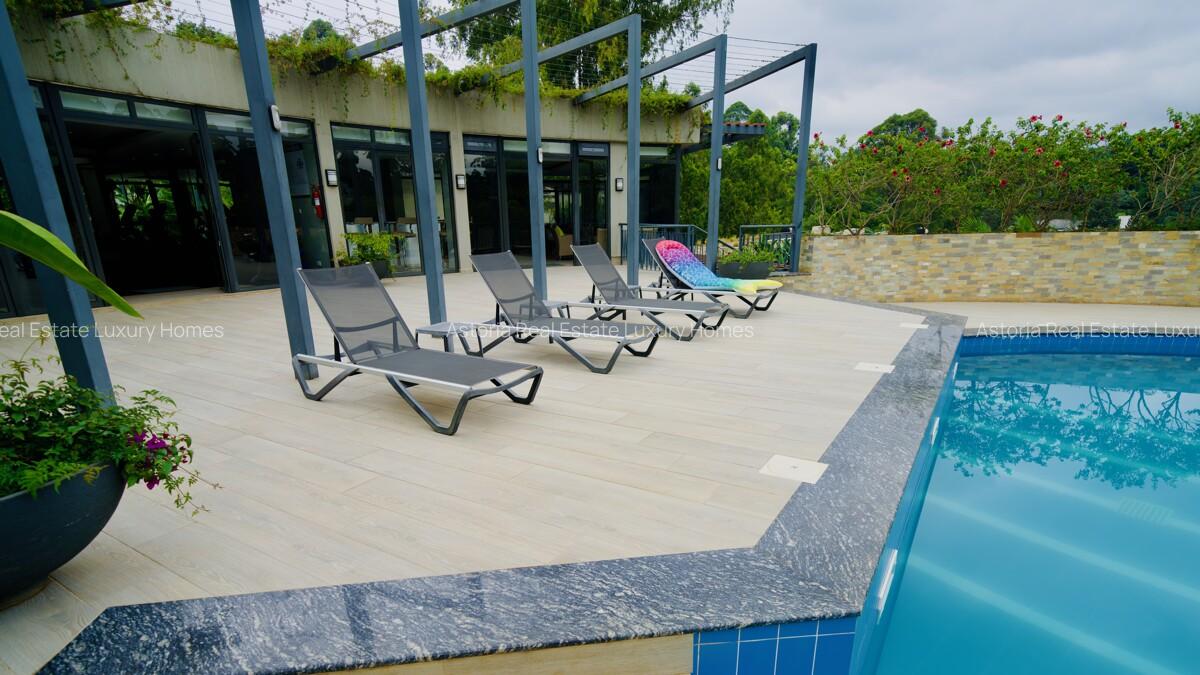 3 Bed Villa with En Suite at 2026-389 - 19