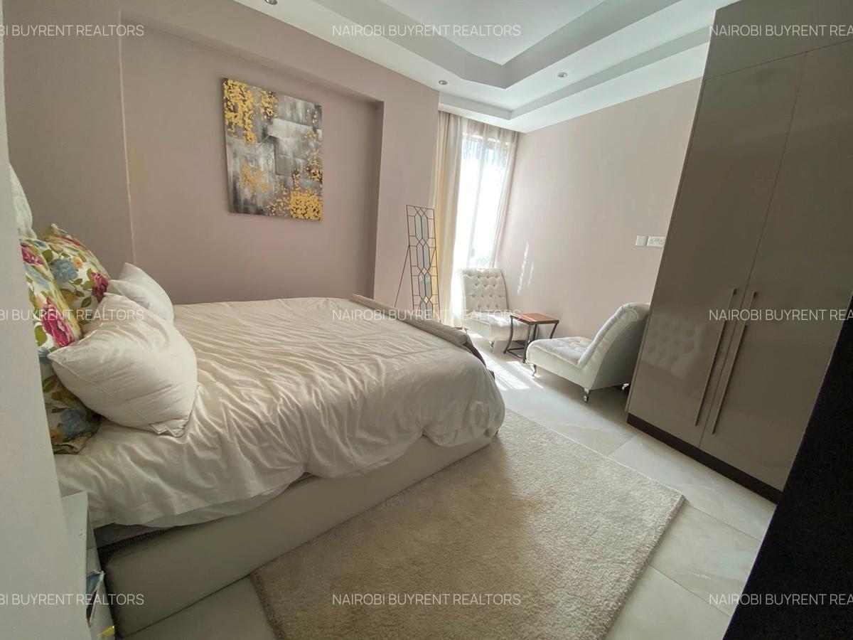 3 Bed Apartment with En Suite in Riverside - 2