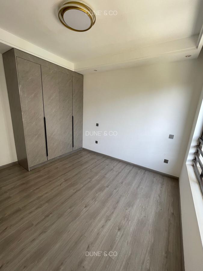 2 Bed Apartment with En Suite in Riverside - 16