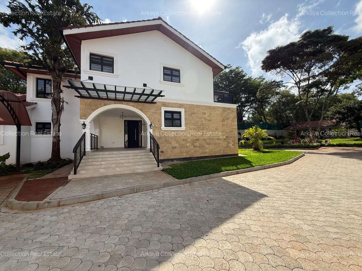 5 Bed House with En Suite in Runda - 20