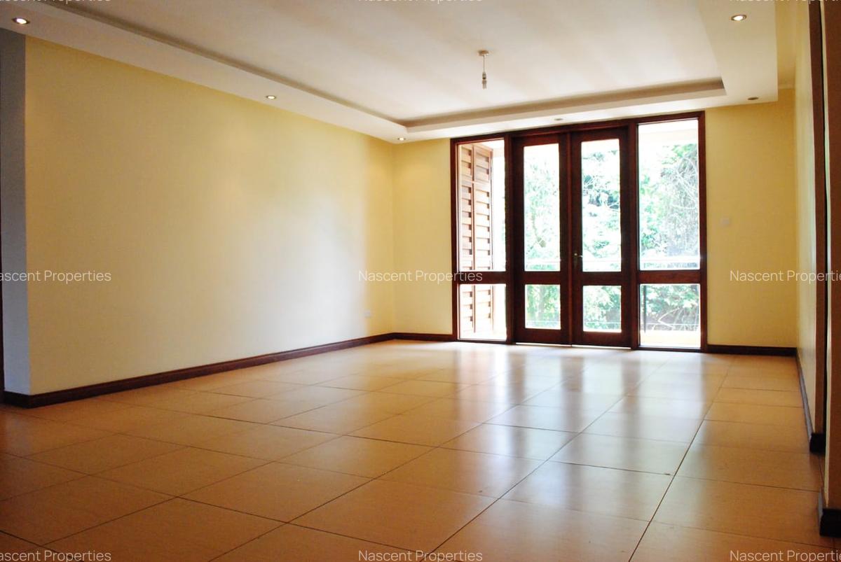 3 Bed Apartment with En Suite in Riverside - 8