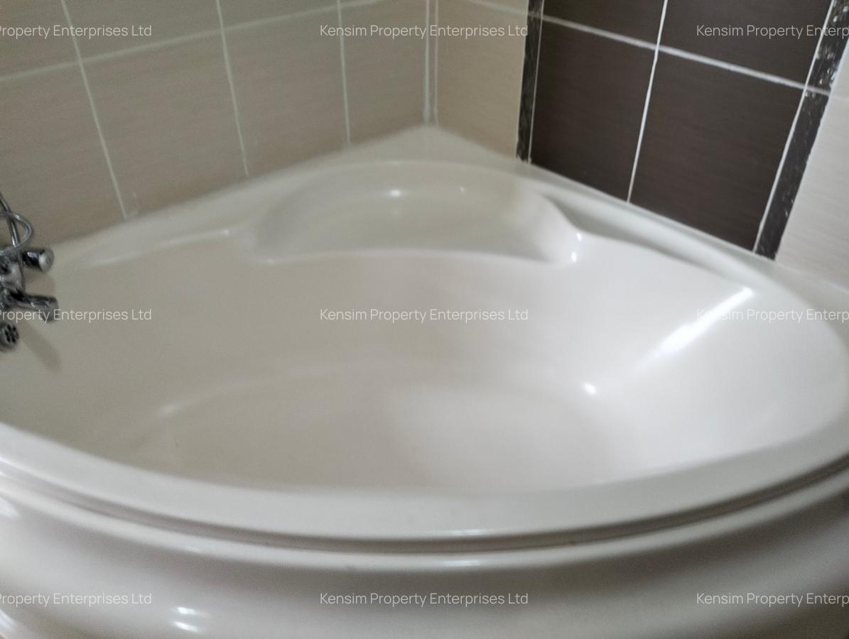 4 Bed Townhouse with En Suite in Nyari - 20