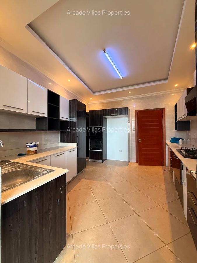 3 Bed Apartment with En Suite in Kileleshwa - 15
