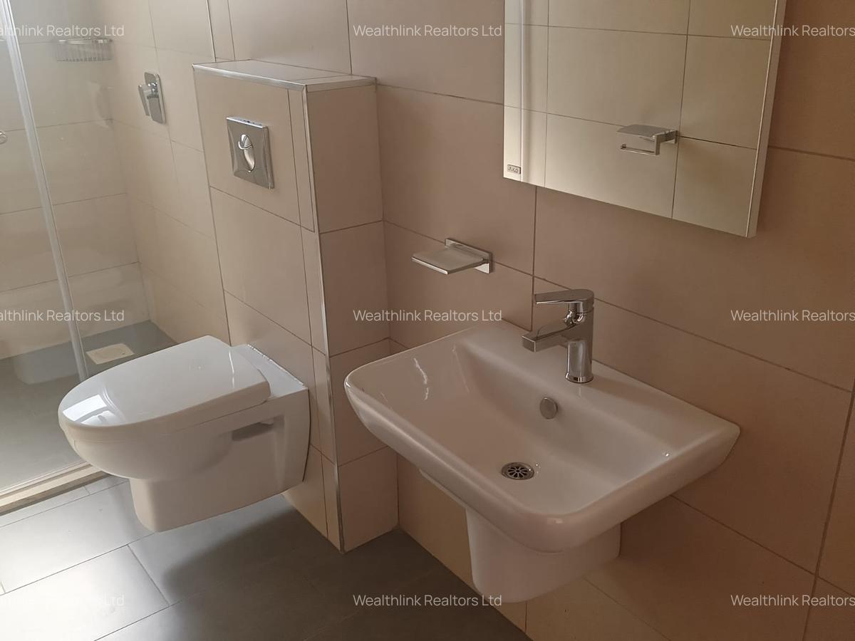 4 Bed Townhouse with En Suite at Iguta Paradise - 7