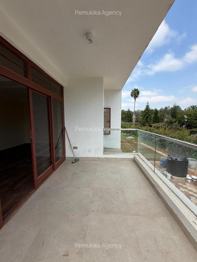 4 Bed House with Swimming Pool at B - 14