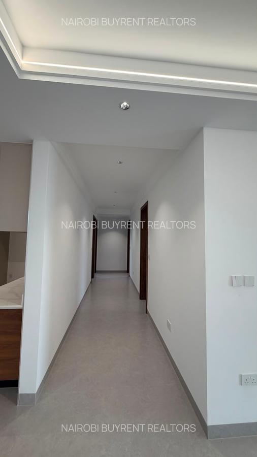 4 Bed Apartment with En Suite in Riverside - 11