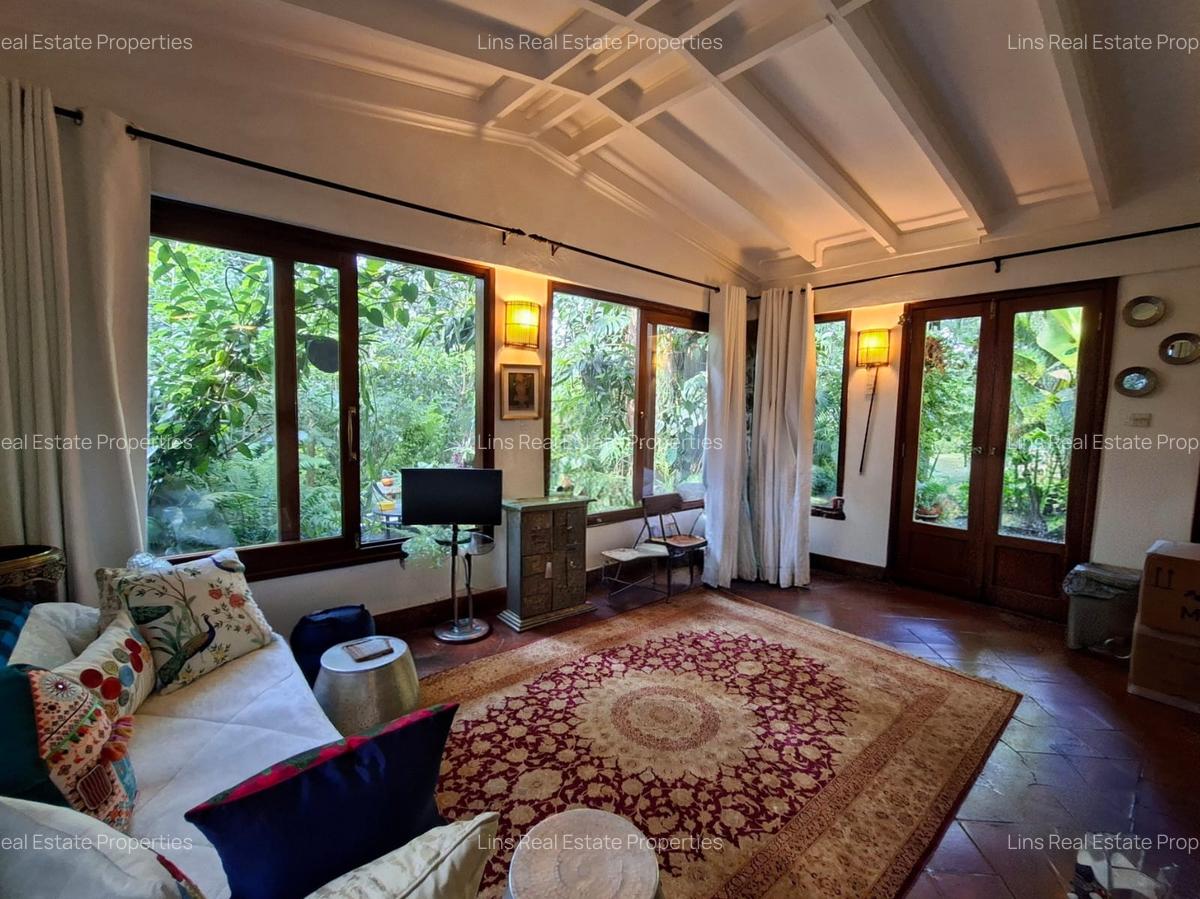 1 Bed House with En Suite in Rosslyn - 20