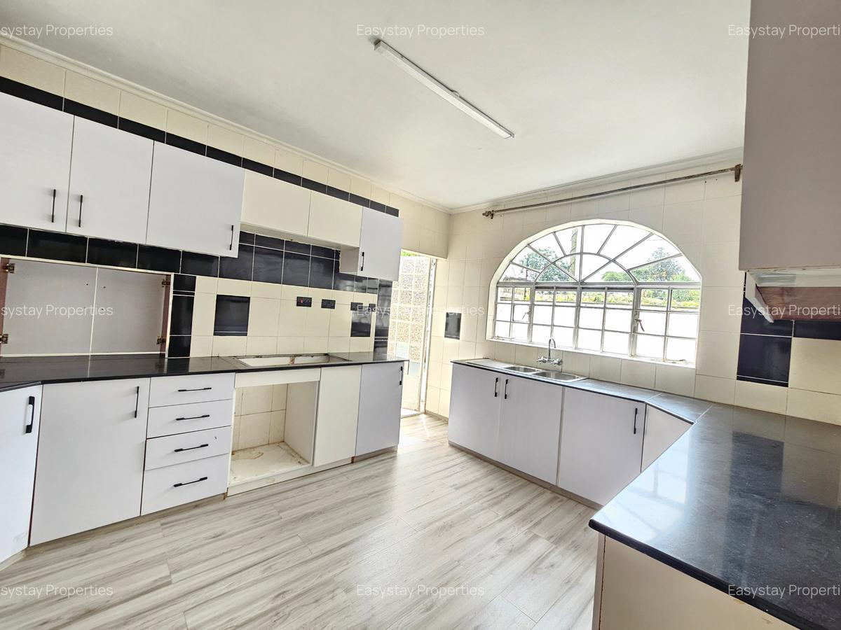 4 Bed Townhouse with En Suite in Lavington - 2