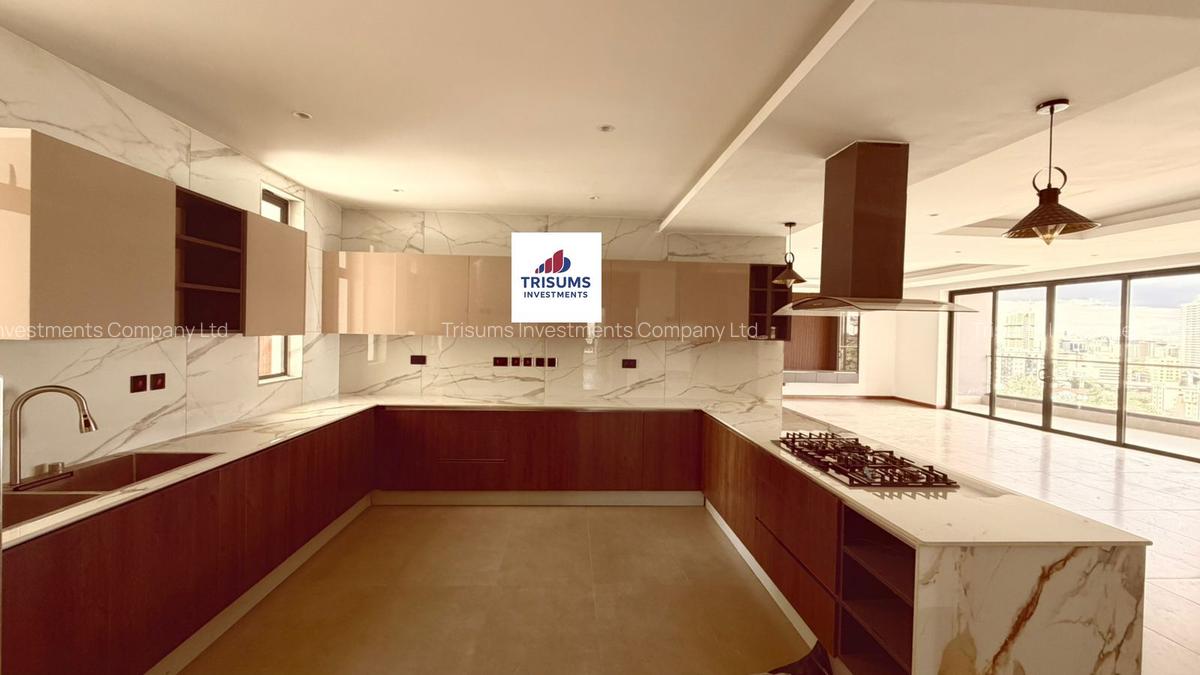 3 Bed Apartment with En Suite in Riverside - 5