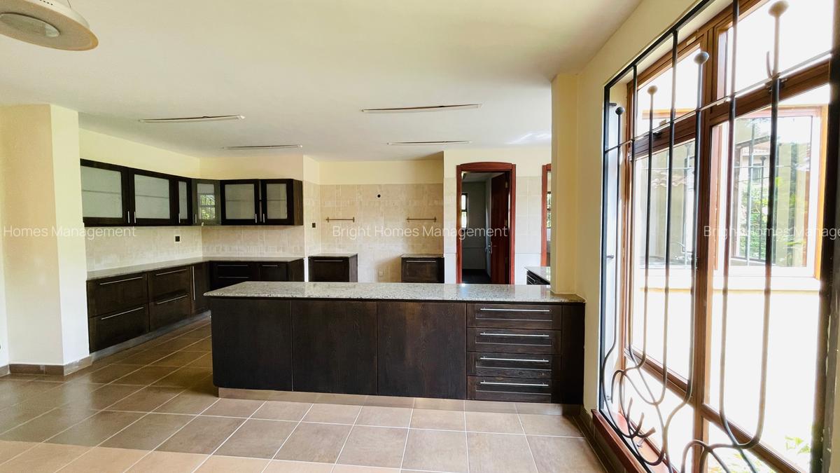 5 Bed Villa with En Suite in Runda - 7