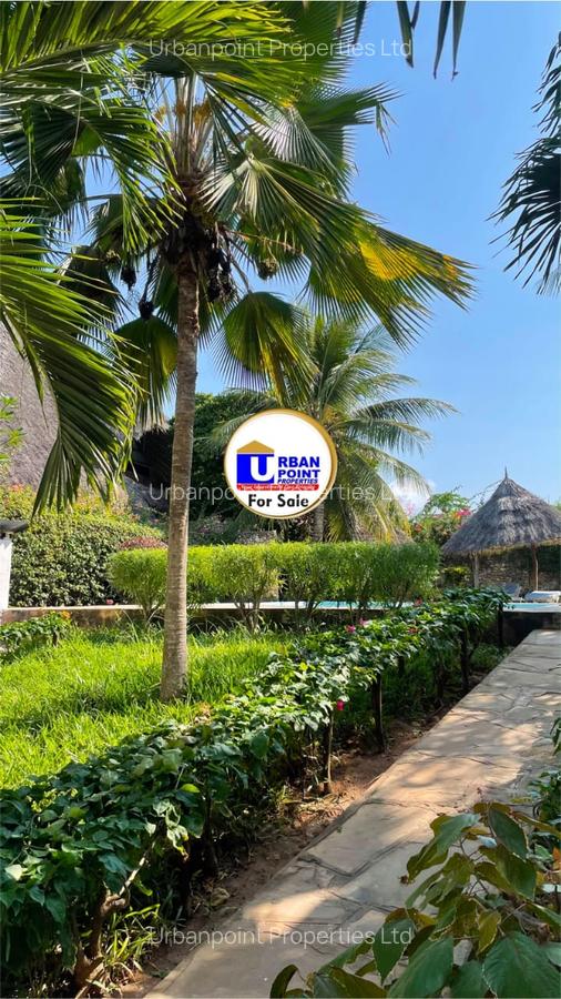4 Bed House with En Suite in Watamu - 8