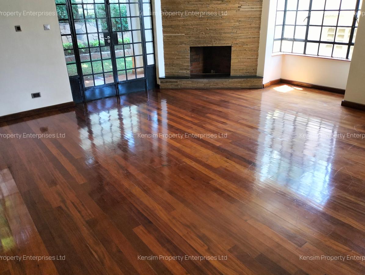 5 Bed Townhouse with En Suite in Lavington - 6