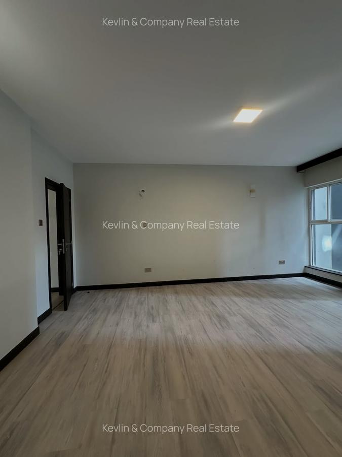 3 Bed Apartment with En Suite in Riverside - 8