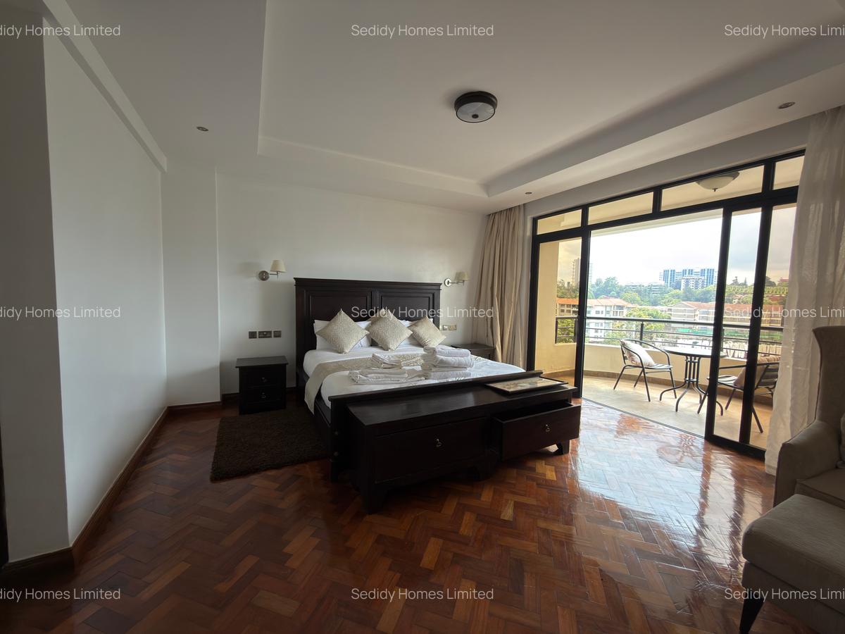 3 Bed Apartment with En Suite in Riverside - 15