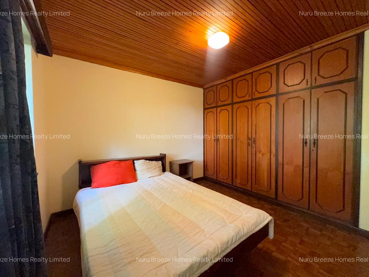 4 Bed House with En Suite in Nyari - 12