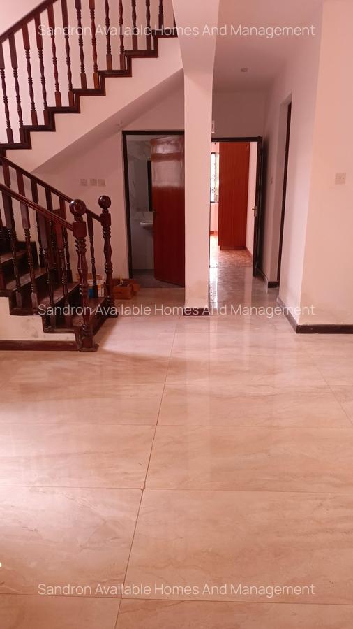 6 Bed Villa with En Suite in Nyari - 8