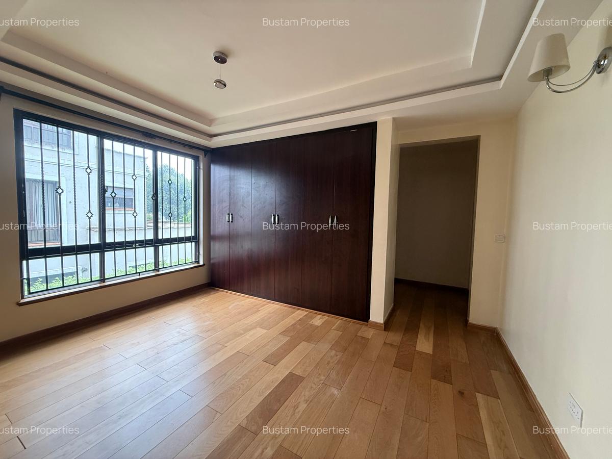 4 Bed Townhouse with En Suite in Lavington - 5
