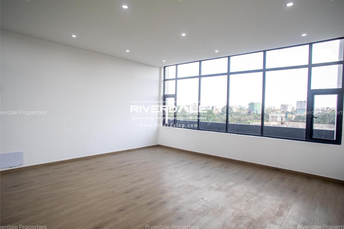 2 Bed Apartment with En Suite in Westlands Area - 10