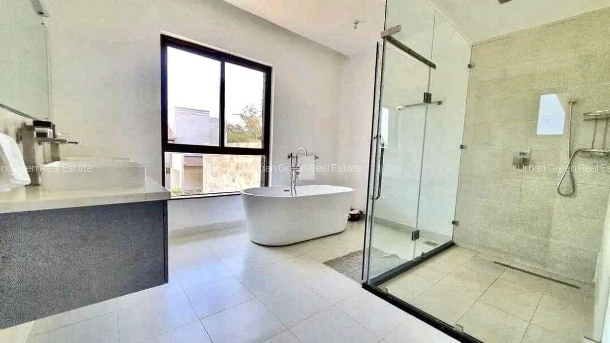 5 Bed Villa with En Suite at Ololua - 10