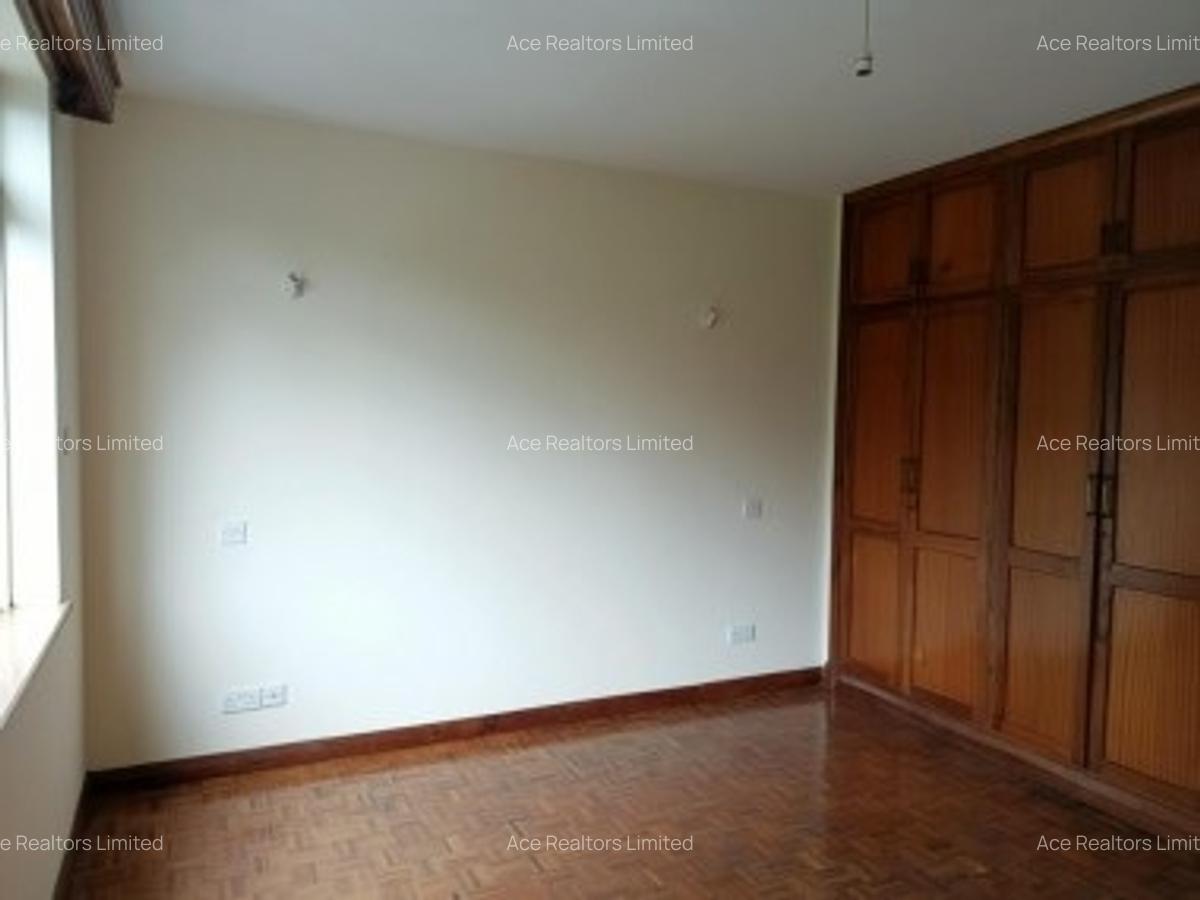 3 Bed Apartment with En Suite at Sport Road - 9