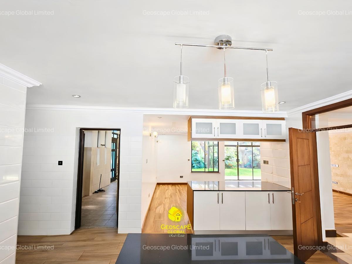 5 Bed House with En Suite in Lavington - 4