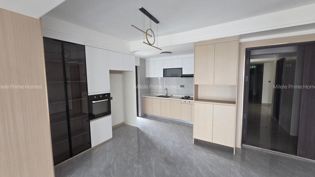 Serviced 3 Bed Apartment with En Suite at Riverside Drive - 10