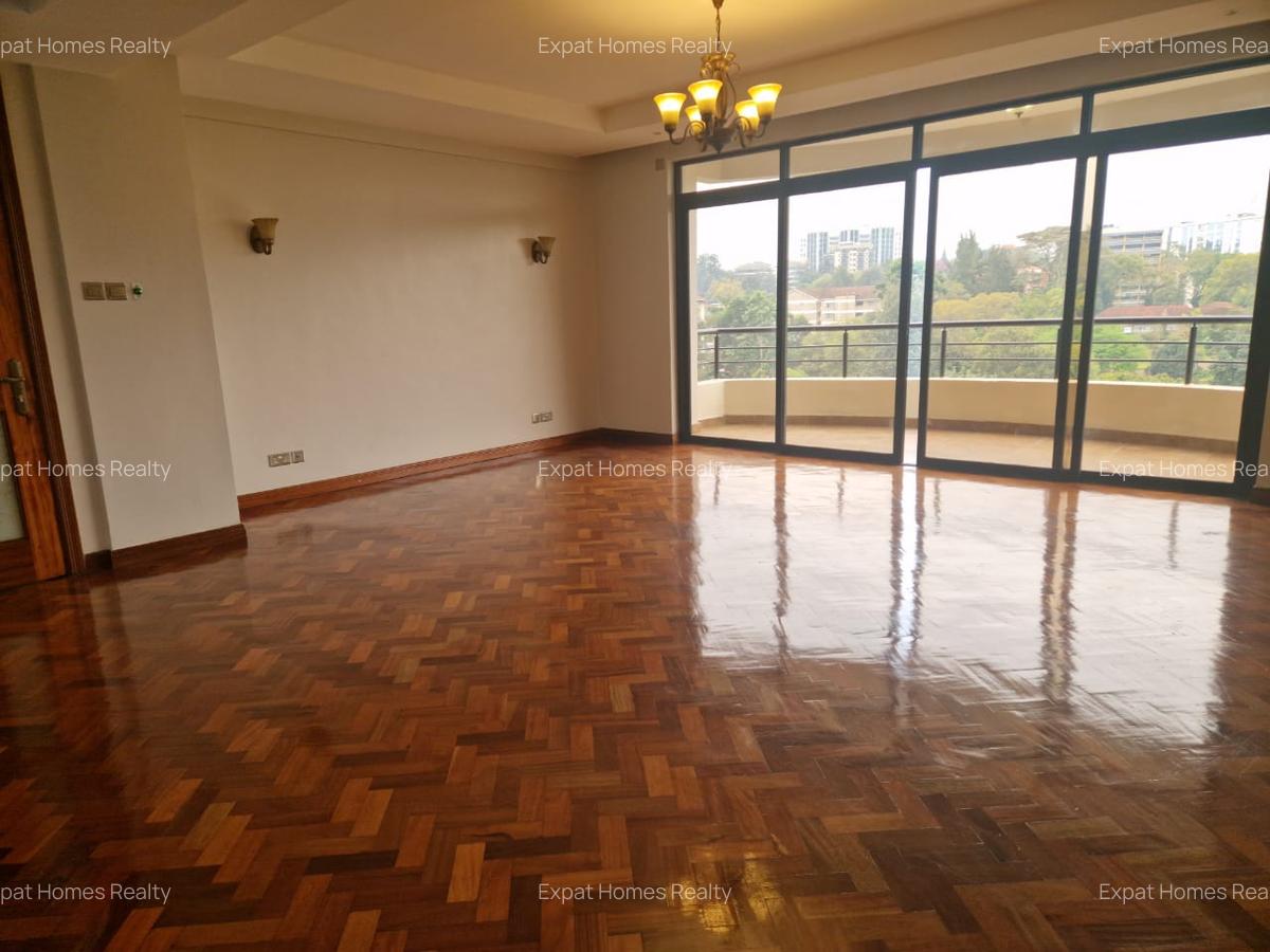 4 Bed Apartment with En Suite in Riverside - 1