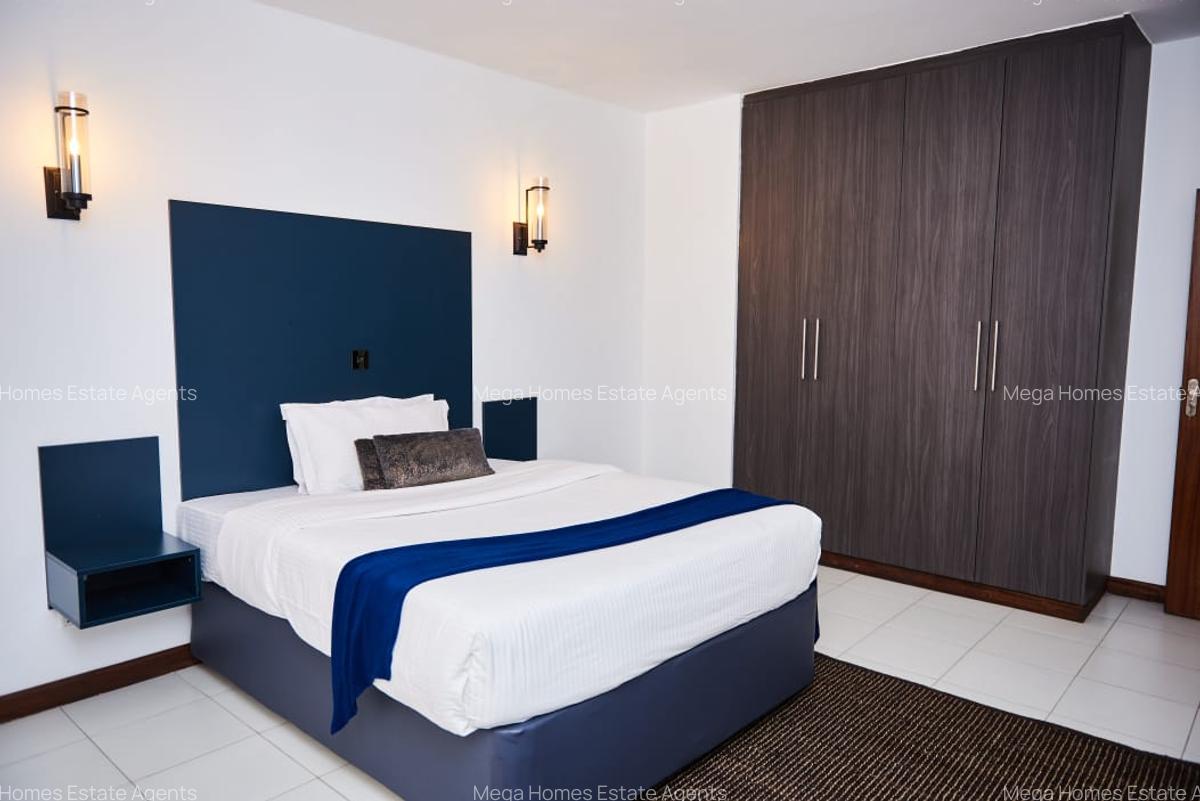 Serviced 2 Bed Apartment with En Suite in Westlands Area - 17